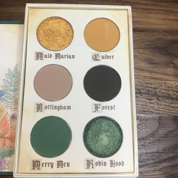 Storybook cosmetics eyeshadow pallet - Picture 6 of 7